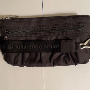 Lululemon bag belt - branded Blk straps & lining